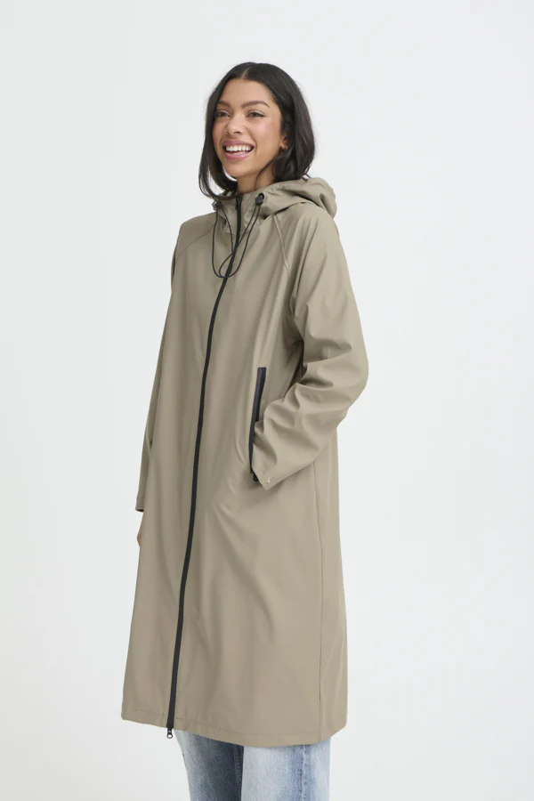 AVAN 6 Long Raincoat in Vetiver - Image 12
