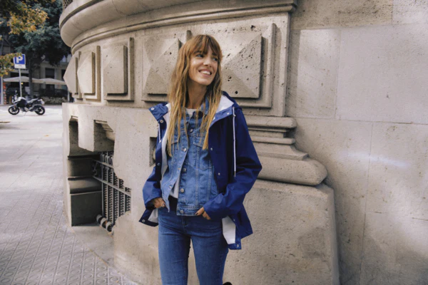 AVAN 9 Short Raincoat in Bright Blue - Image 13