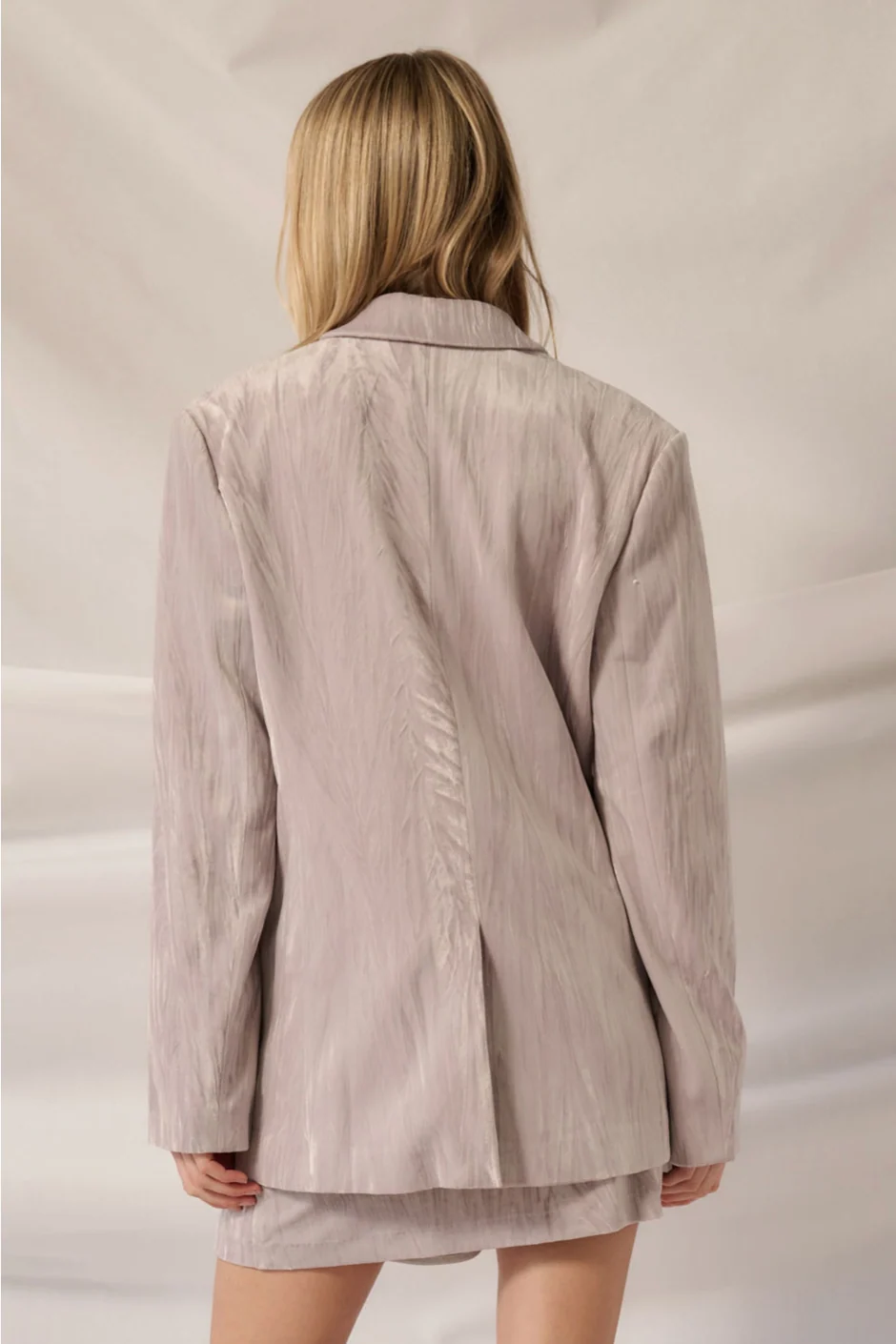 PATIENCE Crinkle Velvet Pocket Blazer in Fawn Grey - Image 4